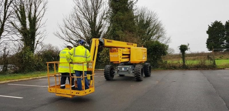 Instruction on larger MEWP operation